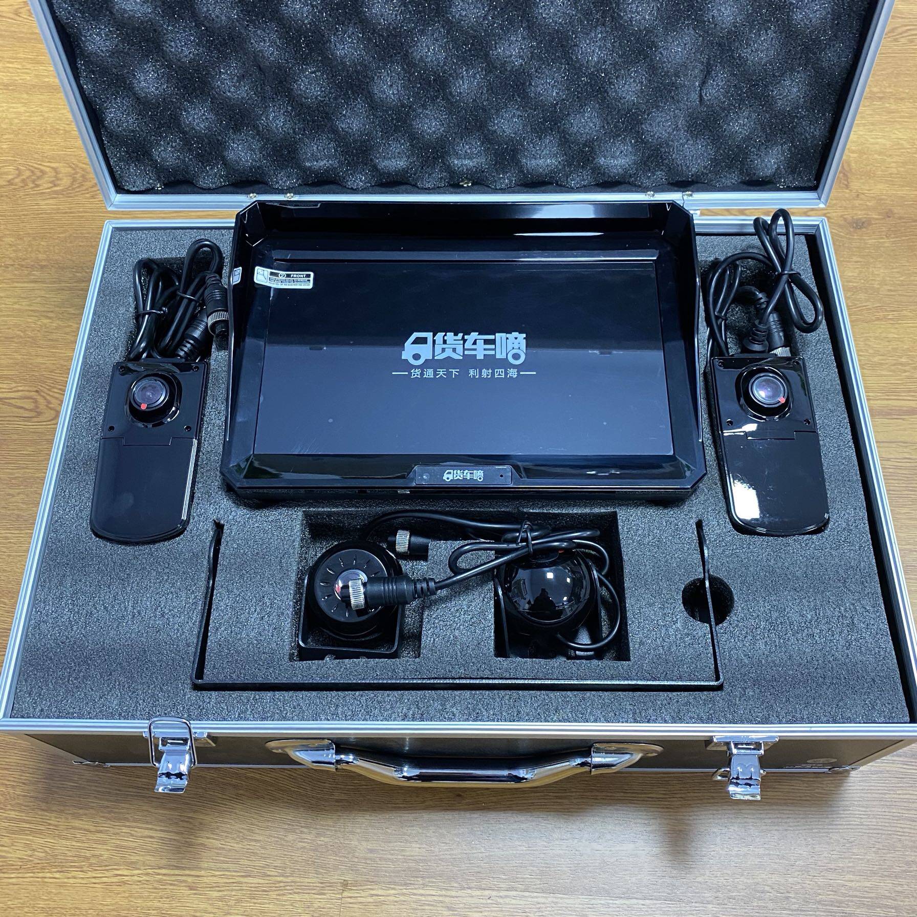 6-way monitoring of large vehicles