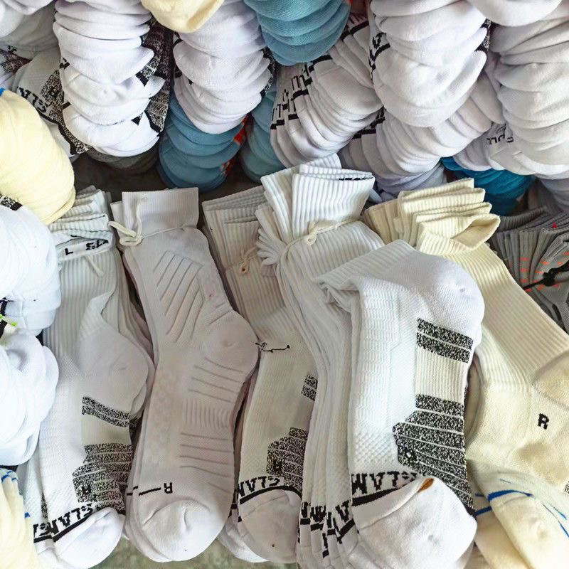 Slightly Imperfect Thick Socks, Winter Men's Mid-Calf Towel Bottom Thickened Sports Basketball Socks, Sweat-Absorbent and Deodorant High Socks Slightly Imperfect Thick Socks, Winter Men's Mid-Calf Towel Bottom Thickened Sports Basketball Socks, Sweat-Absorbent and Deodorant High Socks