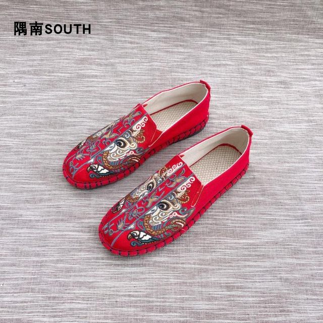 Summer ladies students retro old Beijing soft-soled shoes embroidered round toe casual slip-on ພັນ-layer shoes