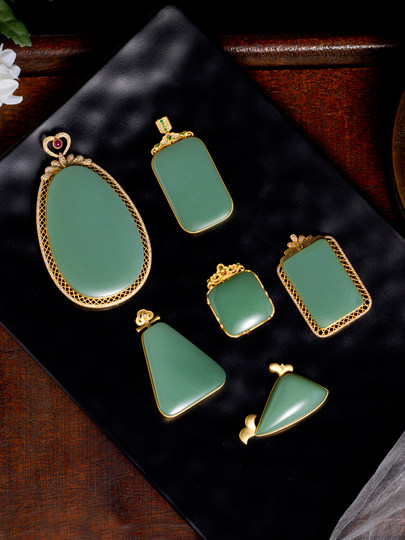 [Pre-Release] Xinjiang Natural Jasper Laokeng Pink Green Wushi Brand Duck Egg Green 18K Gold Inlaid Pendant Zhao Ge Jingjie