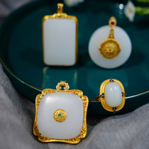 Zhao Gejingjie natural Xinjiang 18K gold inlaid with mountains and rivers Hetian jade square buckle mutton fat white Wushi brand egg face pendant
