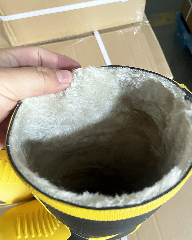 Giày huấn luyện cứu hộ nhẹ mới cao cấp chống nước thi đấu đi mưa ủng chống trượt chống cháy bao ngoài giày câu cá giày cao su ủng bảo hộ chống nước