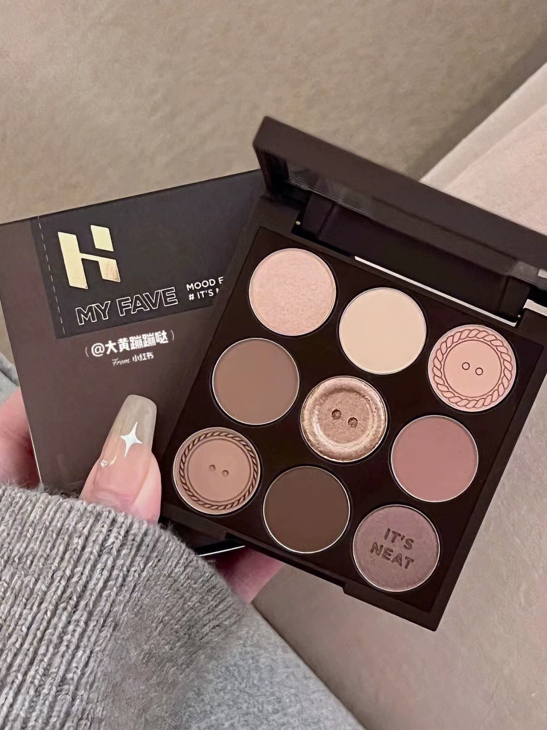 Korean новинка HOLIKA Lirake Девять цветных теней для век Duck Butt Duck Butle Sweat Осень и зима Молочный чай Сводка 05/06