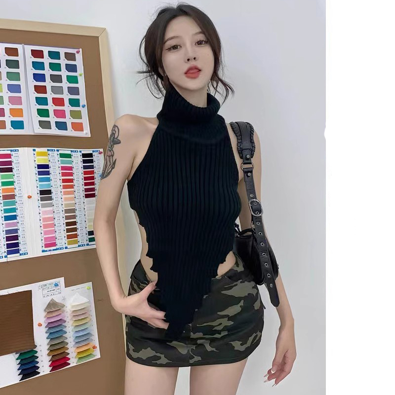 Tight-Fitting High-Neck Camisole Top with Halter Neck Design for Women, Suitable as a Summer Base Layer, Knitted with a Sexy and Stylish Look