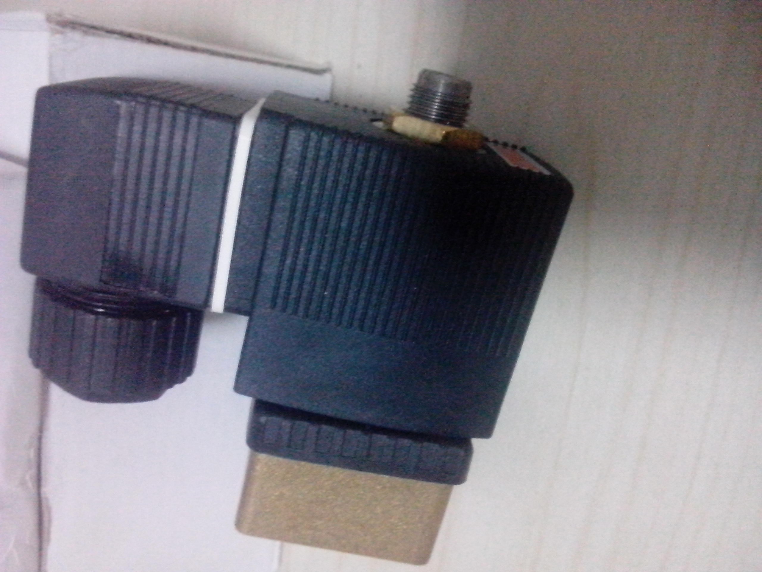 Ingrosland intake valve solenoid valve fly and minimum pressure valve