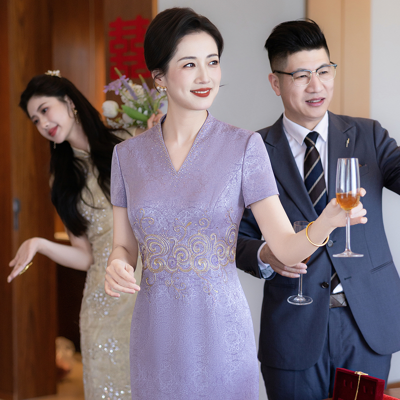 Zimohanfang National Day Wedding Mother of the Bride Banquet Dress Short Sleeve Elegant V-Neck Purple Embroidered Mother-In-Law Dress Zimohanfang National Day Wedding Mother of the Bride Banquet Dress Short Sleeve Elegant V-Neck Purple Embroidered Mother-In-Law Dress