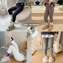 Girls all-in-one velvet leggings autumn and winter 2022 new baby feet elastic plus velvet super thick cotton warm pants