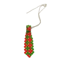 Зеленые и красные цветы с бисером галстук