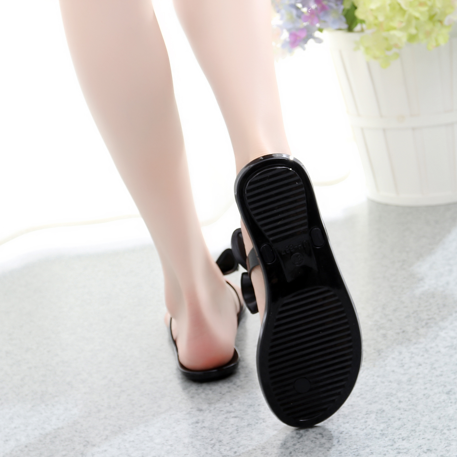 [Mã tiêu chuẩn] Amoi nữ Hàn Quốc nhựa tinh thể thạch bướm thỏ toe pinch xương cá bãi biển dép nước và dép đi trong nhà