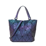 Демисезонная универсальная вместительная и большая сумка на одно плечо