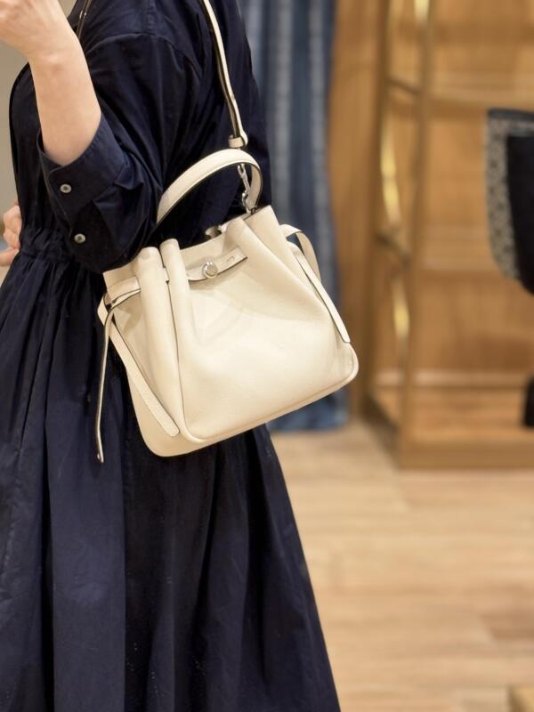 Cowhide Romy Tote Bag Bucket Bag Large Capacity Commuter Shoulder Handbag Shopping Bag Crossbody Bag