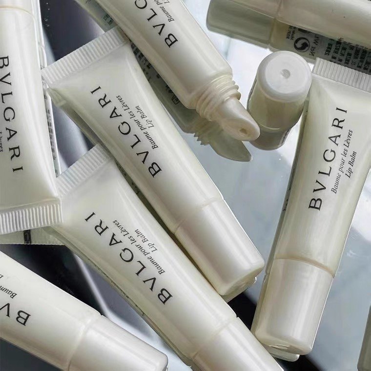 Kissing is white tea flavor of BUGLE white tea lipstick with lip - bottom 7ml