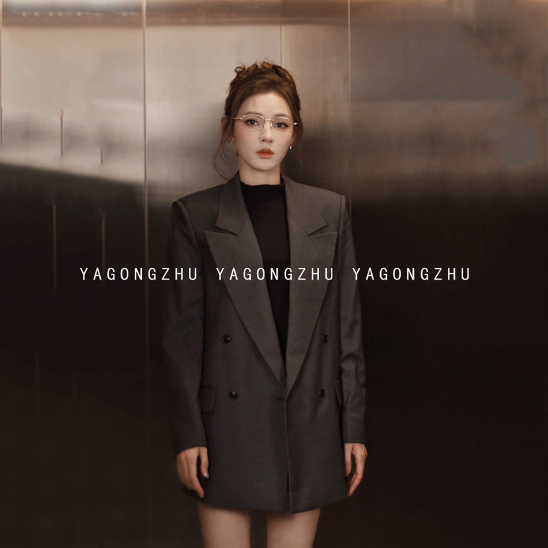 [Same Style as Zhang Yuxi] Yagongzhu Dark Gray Blazer for Women, Double-Breasted, Mid-Length Suit Jacket