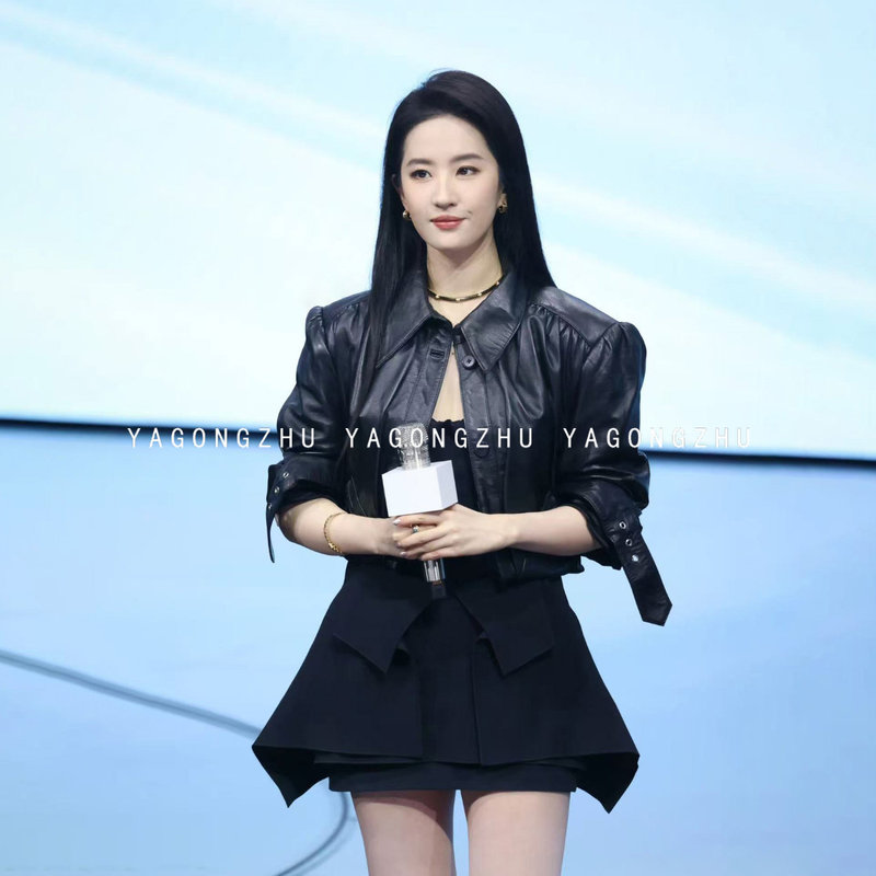 [Same Style as Liu Yifei] Yagongzhu Black Short Leather Jacket, Fashionable Biker Pleated Jacket Top