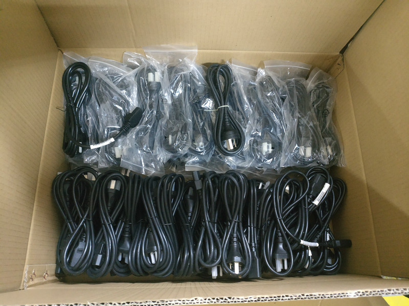 Desktop computer Computer power cord Three-hole display printer Projector host Rice cooker wire plug Pure copper