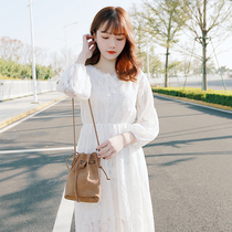 White dress 2021 spring and summer new skirt fairy super fairy Sen department V-neck waist thin long sleeve lace skirt