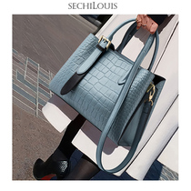 Fashion leather large capacity Hand bag ladies bag 2021 new commuter crocodile grain cowhide shoulder shoulder bag