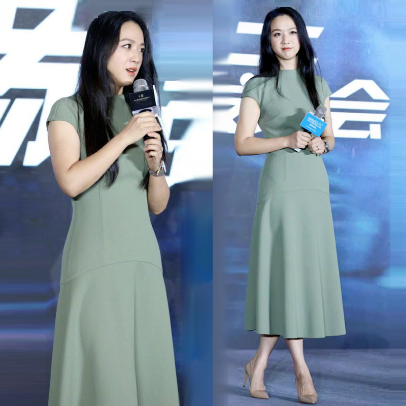 Tang Wei Celebrity-Inspired French-Style Elegant and Dignified Dress in Pea Green, Slim-Fitting, Short-Sleeved, Full-Length Gown