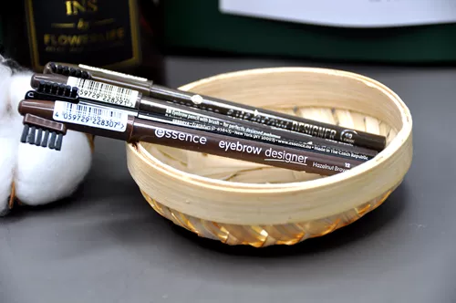 Я потерял этот карандаш для бровей!