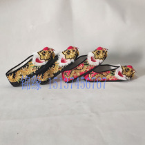 Drama opera Dragon and Tiger boots Dragon and Tiger boots gold embroidery