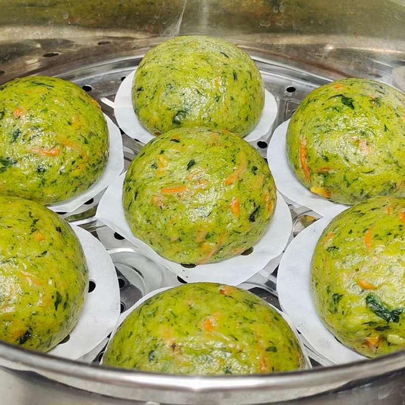 Spinach, carrot, cornmeal, vegetable steamed buns, pure handmade steamed buns, breakfast, instant staple food, pasta