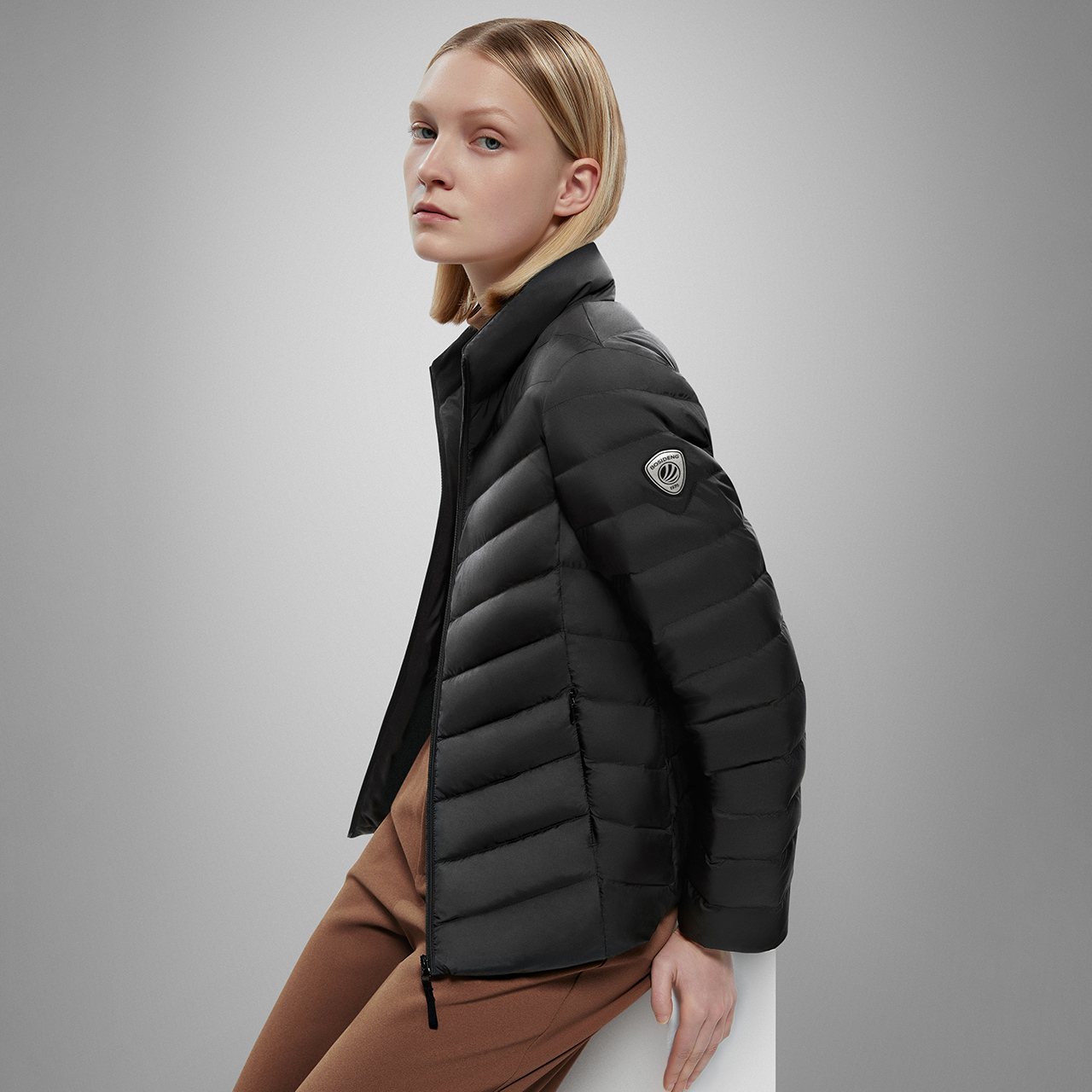 (Limited Seckill) Bosideng Women's Light Standing Collar Anti-Drill Fleece Casual Warmth Versatile Light Down Jacket