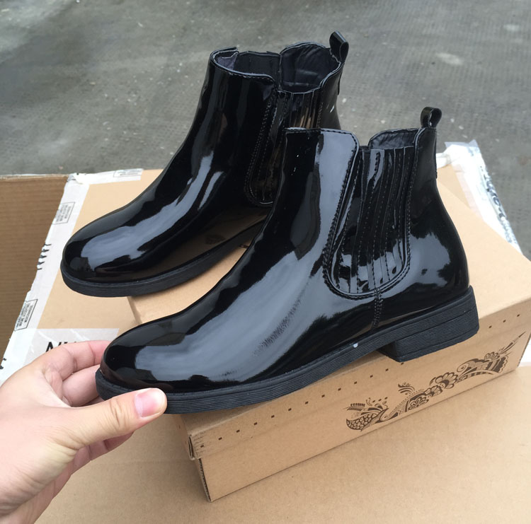 Giày thủy triều đường dây thun giày đế bệt Chelsea ủng hoang dã cỡ lớn shop giày boot nữ