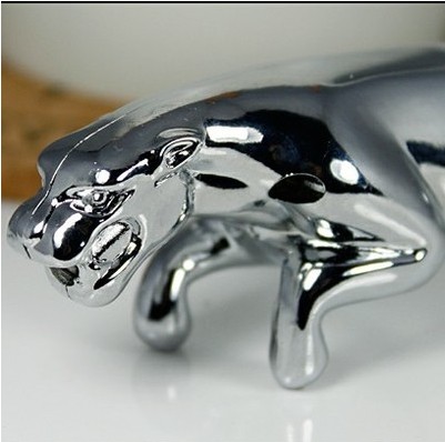 Fancy sáng tạo kim loại Jaguar nhẹ hơn gió nhẹ hơn bơm hơi cá tính nhẹ hơn bật lửa đẹp