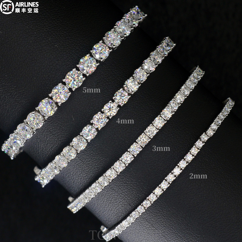 Tong 925 Silver Moissanite Tennis Bracelet & Necklace (Cannot Be Removed from the Film When Trying on) Tong 925 Silver Moissanite Tennis Bracelet & Necklace (Cannot Be Removed from the Film When Trying on)