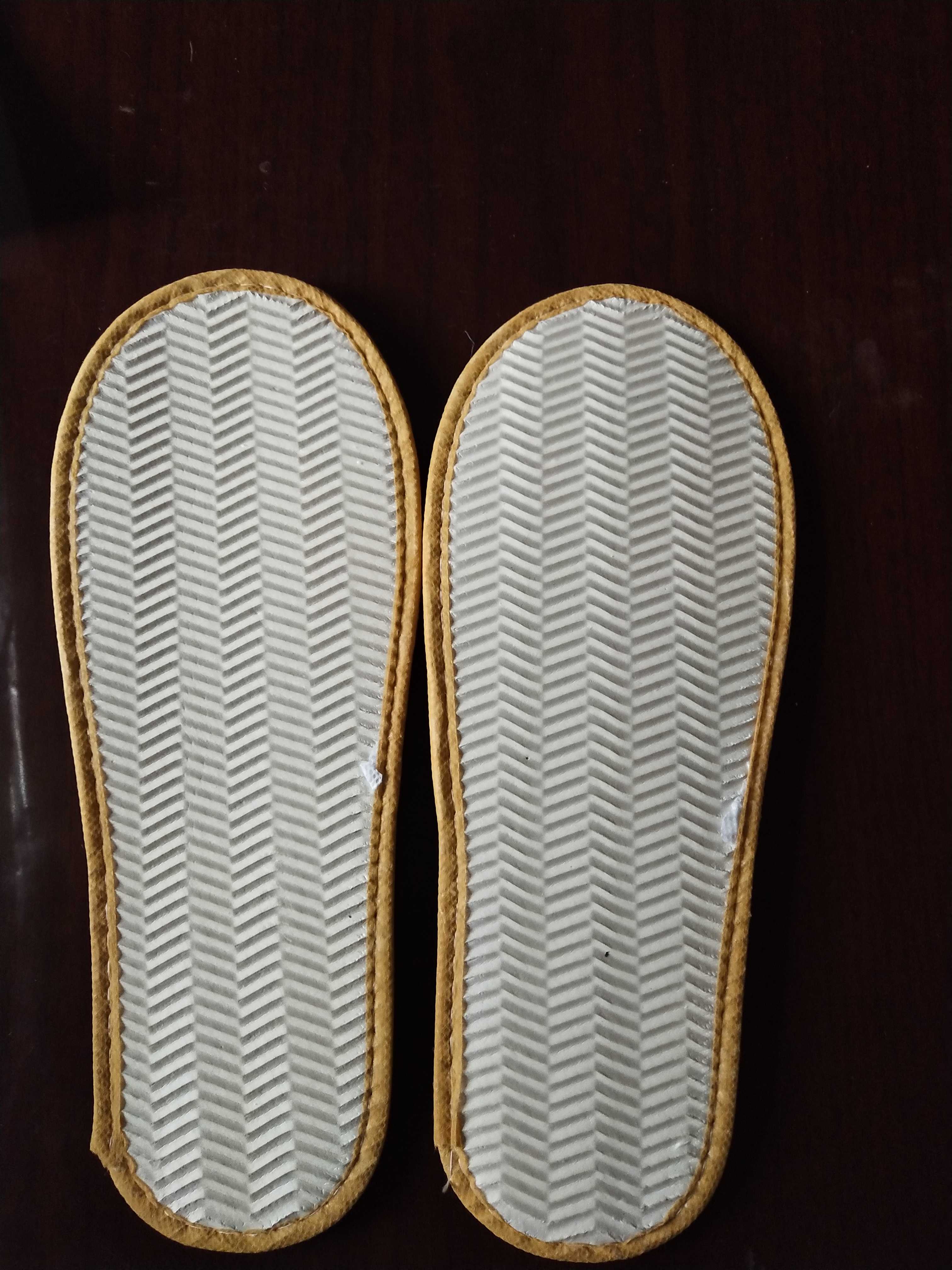 Xinjiang pulls paper edge hotel hotel supplies napkin sanitary roll large plate paper disposable non-slip slippers