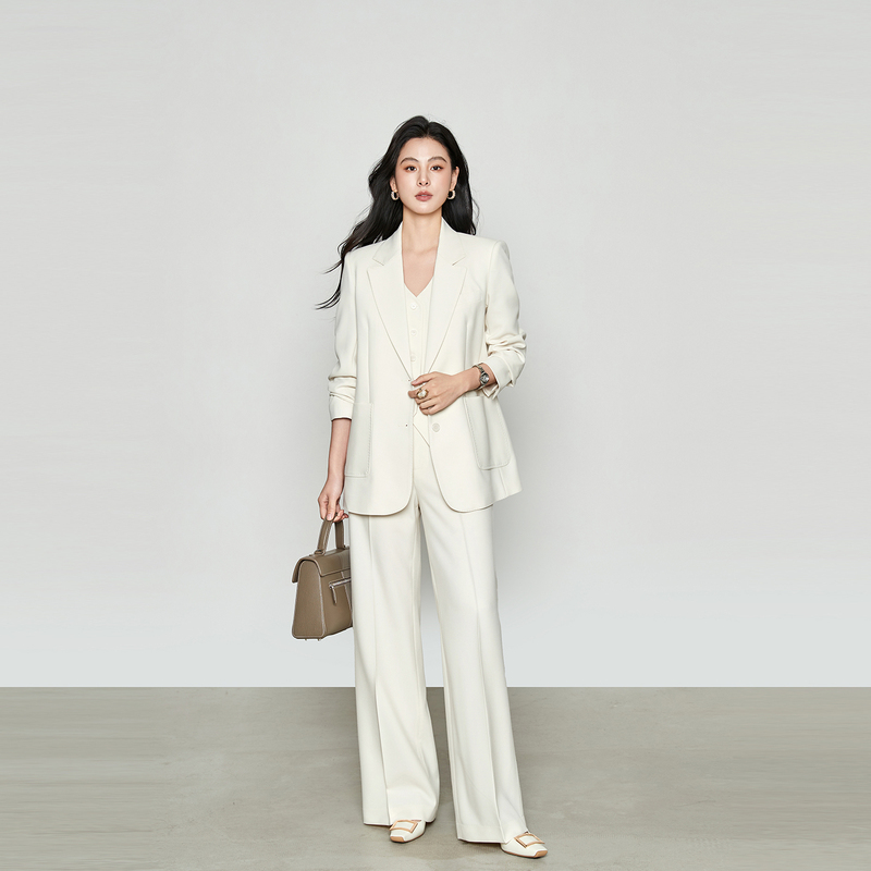 2026 Autumn Off-White High-End Loose Blazer with Vest and Straight-Leg Pants Three-Piece Set for Women's Workplace 2026 Autumn Off-White High-End Loose Blazer with Vest and Straight-Leg Pants Three-Piece Set for Women's Workplace