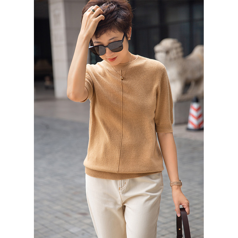 WOW One-piece seamless cashmere sweater A-type cashmere Pure sense of class Crew neck half-sleeve sweater