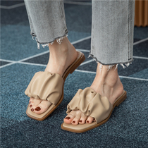 Strong push as soft as clouds ~ Korean ins folds square head flat bottom wearing a word sandals casual womens sandals