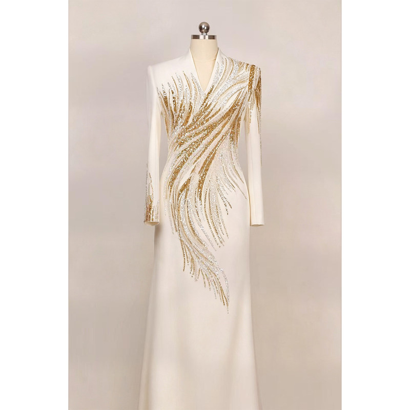 High-End White Long-Sleeved Host Dress with a Sophisticated and Formal Feel, Suitable for Formal Occasions, Broadcasting, and Talent Shows