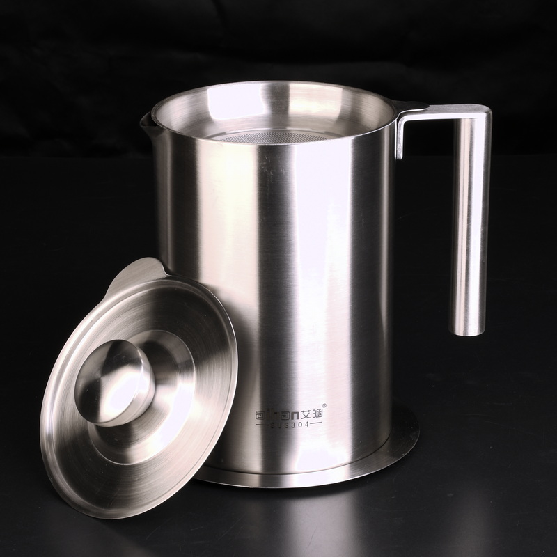 Oil Kettle Kitchen Oil Leakage Kettle Oil Storage 304 Stainless Steel tanks for filter oil slag pot