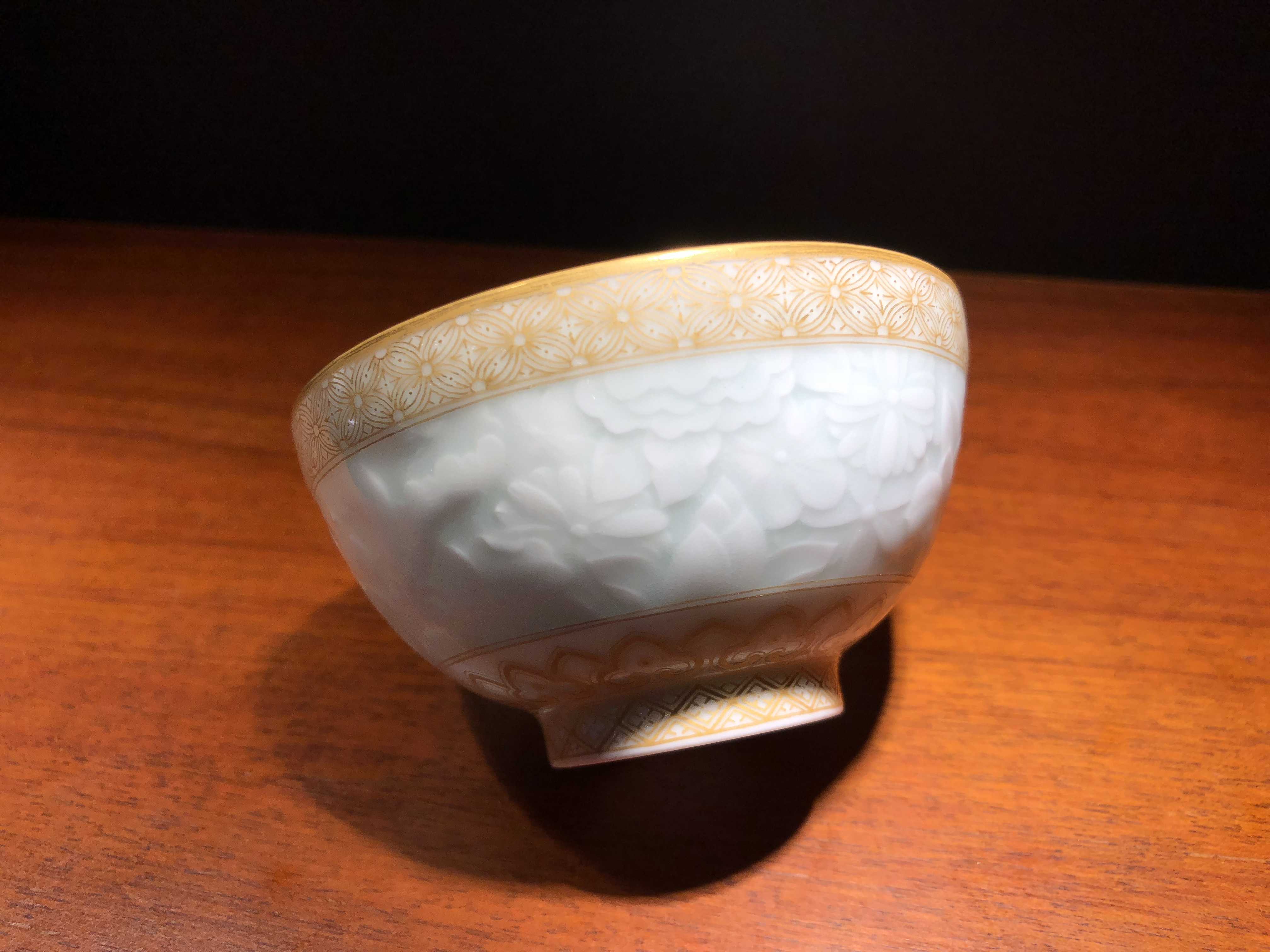 Jue kiln tracing gold dark pattern carving Cup