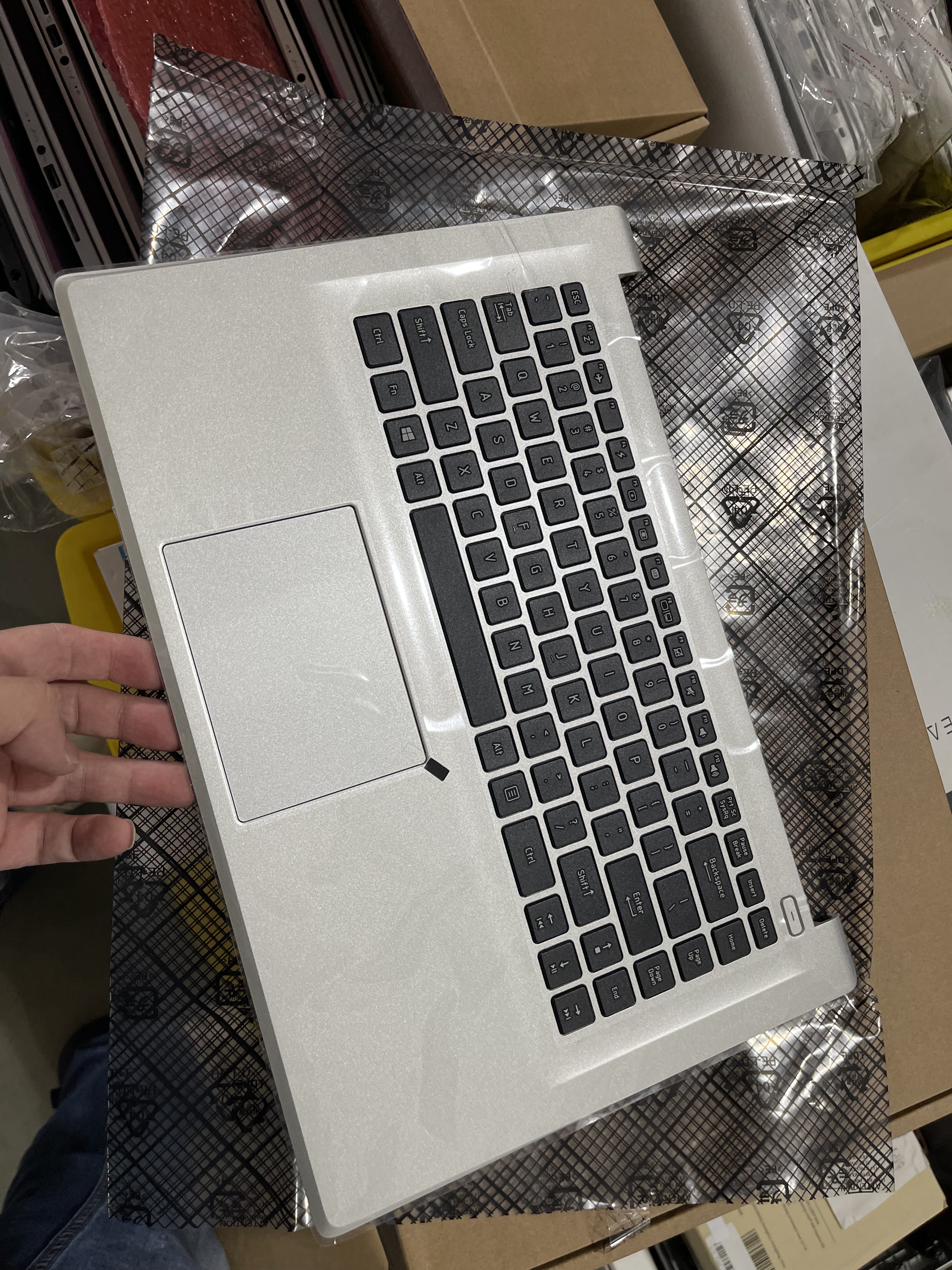 Maibenben M535ノートパソコン用の純正新品キーボードアセンブリ。Cシェル一体型。