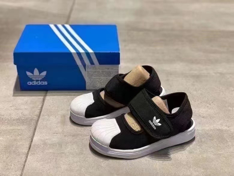 Yuyao Outlet Purchases Adidas Trefoil Infant and Toddler Sports Toe-Cap Velcro Shell-Toe Sandals Eg5711