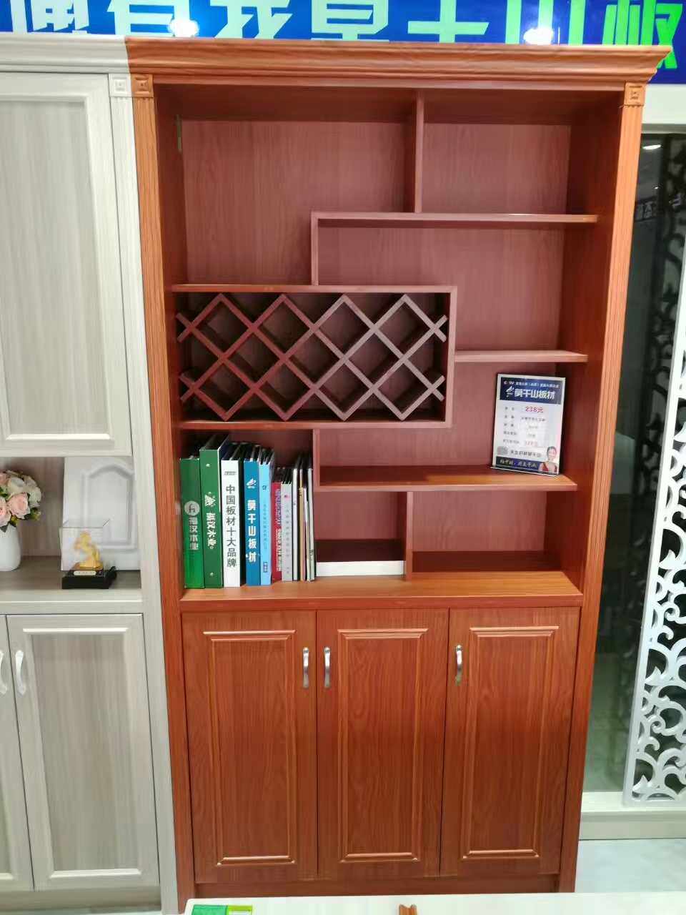 Sample cabinet processing European shoe cabinet wine cabinet dining cabinet size height 2 55 width 1 25 meters Self-pickup in the same city