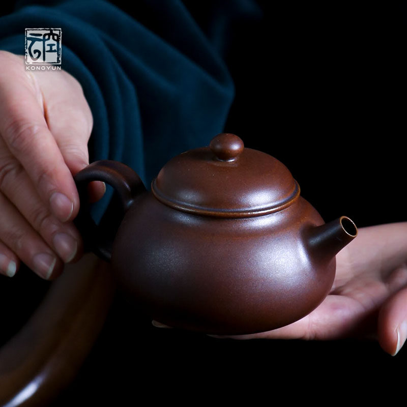 Kongyun pure handmade ceramic pot small handmade thin tire teapot Chinese style single pot retro style high-end tea set