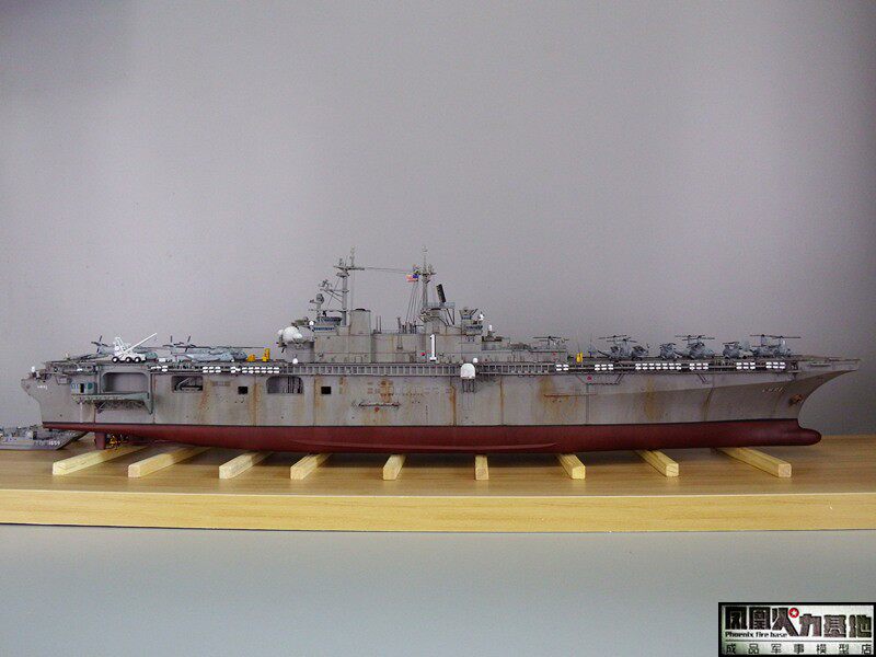 Модель военного корабля 1/350鎴愬搧妯″瀷 缇庡浗娴峰啗榛勮渹绾т簩鏍栨敾鍑昏埌lhd-1榛勮渹鍙 Trumpeter