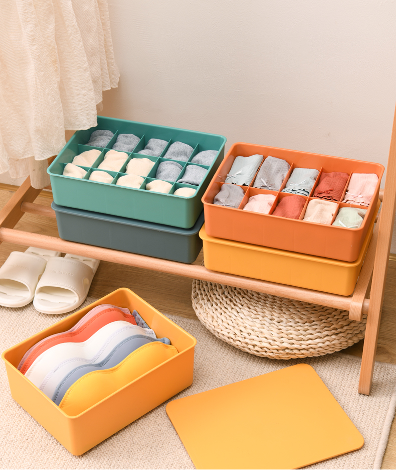 Straw Bear Underwear Briefs Socks Bra Bedroom Finishing Box Student Dormitory Drawer Divided three-in-one containing box