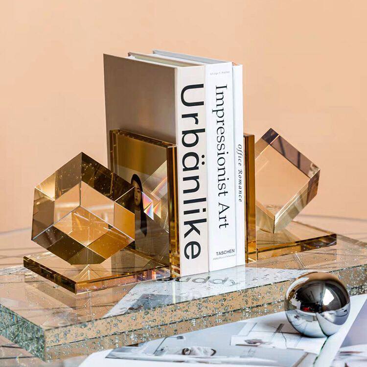 Light and luxurious modern minimalist desktop bookstand book stoppages close to office Soft decorations Home Book house Art swing pieces