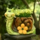 Улитки, желтый цветочный горшок, орхидея