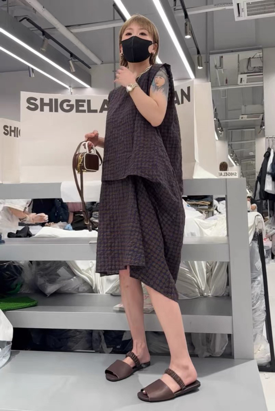 In-Stock Shigelan Summer New Style 25-132 Fashionable Irregular Hem Plaid Sleeveless Dress for Women