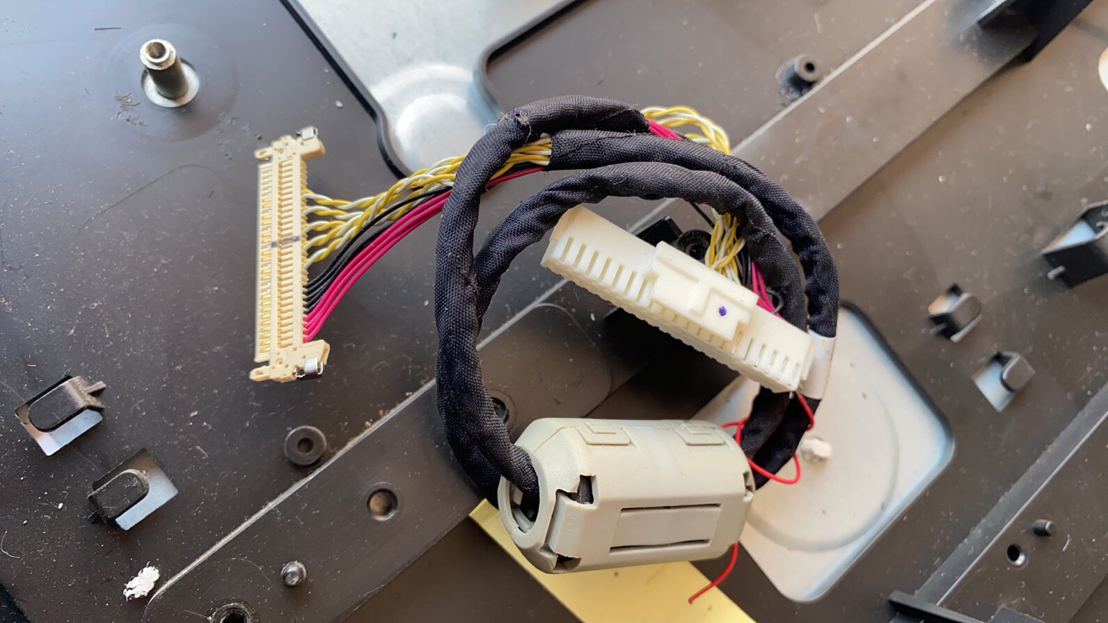 Original dress TCL L32F3300B Screen Line flat cable distribution screen LVW320SSTM E1 spot physical picture shooting