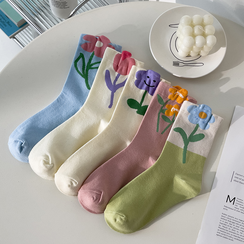 Women's Sweet Flower Cotton Crew Socks A Pair display picture 1