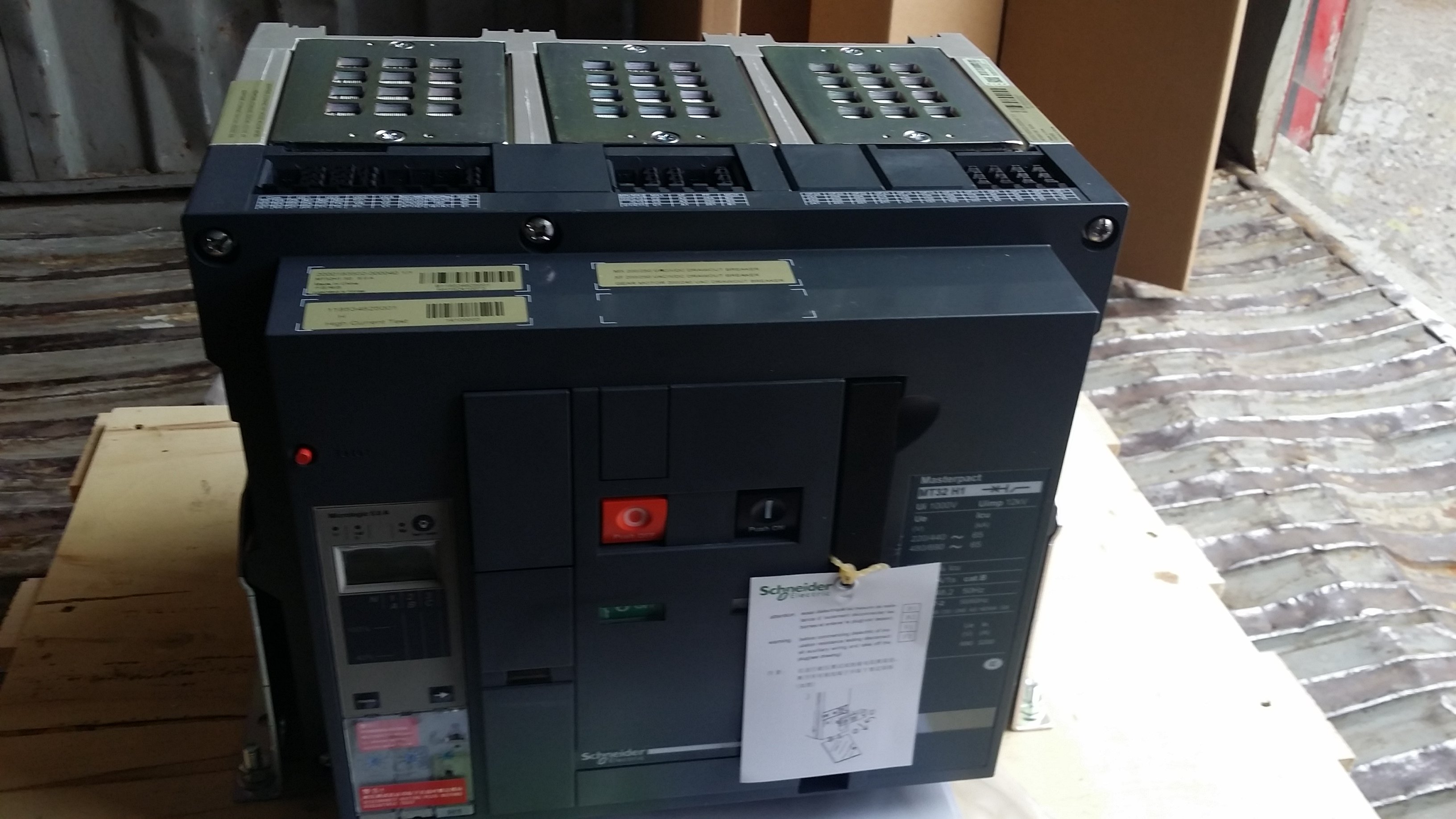 Schneider Merlin Gerin May Lanzhan Mastercompact frame breaker MT32H1