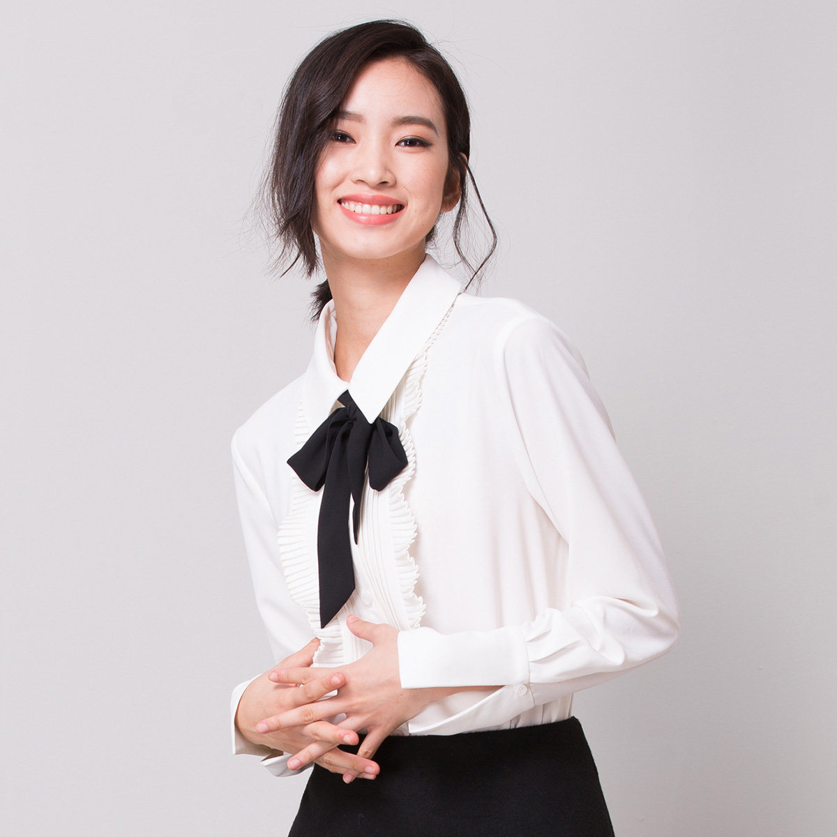 OSA欧莎冬季女装 优雅系带简约百搭压褶长袖衬衫D12107