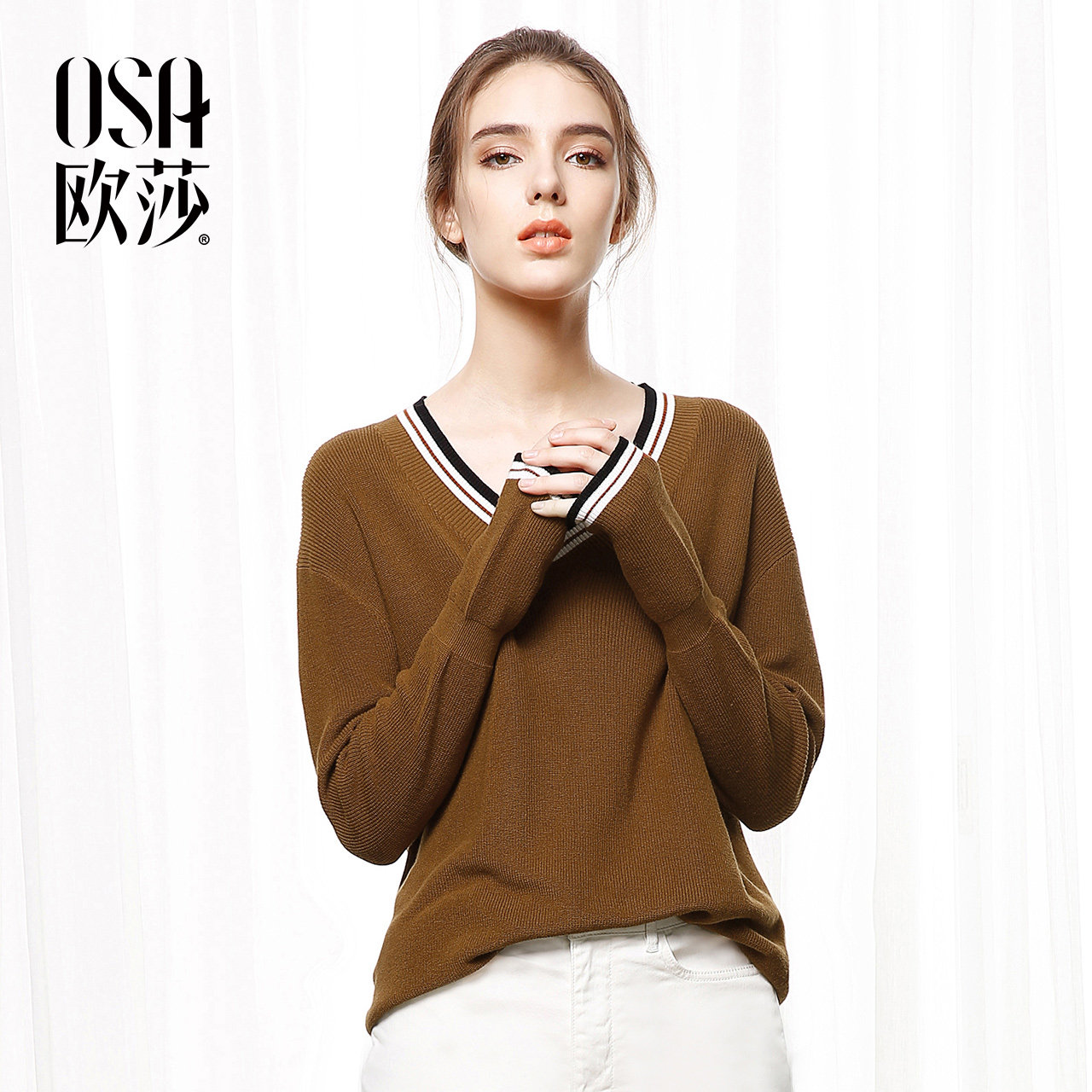 OSA欧莎 2017秋装新款女装修身显瘦上衣V领条纹宽松套头毛针织衫